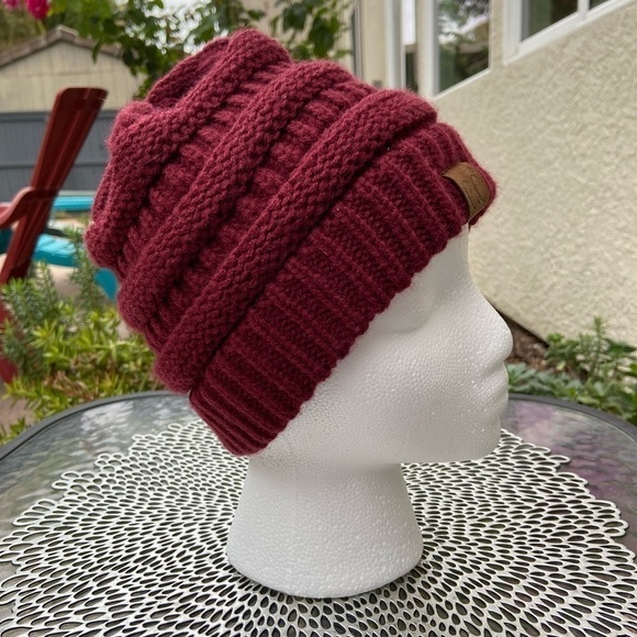 CC Classic Knit Hat Adult Womans - Picture 4 of 10